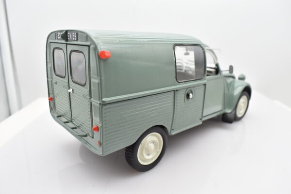 Modellino auto scala 1:18 CITROEN 2 CV CAMIONETTE diecast solido collezione - Image 7