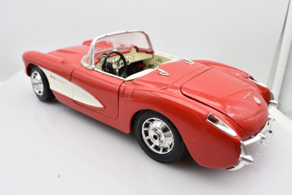 Modellino auto scala 1:18 CHEVROLET CORVETTE burago modellismo da collezione - Image 4