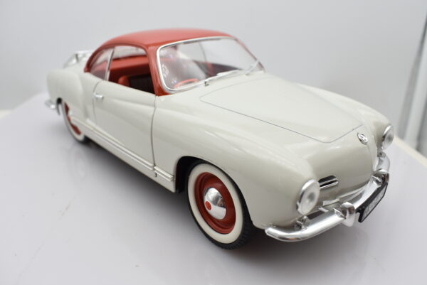 Modellino auto scala 1:18 VW KARMANN GHIA diecast modellismo da collezione - Image 5