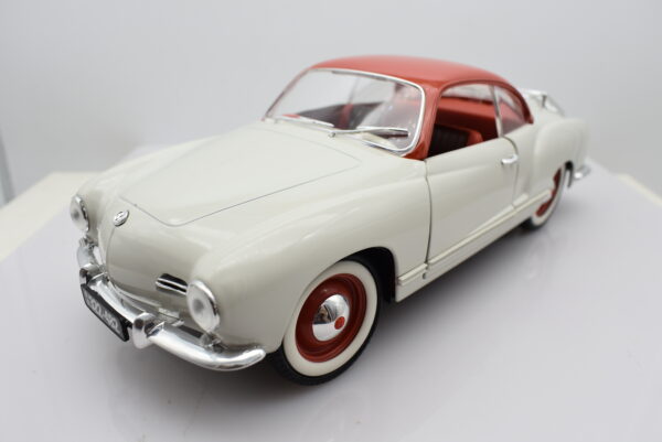 Modellino auto scala 1:18 VW KARMANN GHIA diecast modellismo da collezione - Image 6
