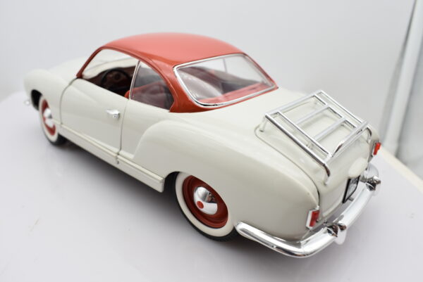 Modellino auto scala 1:18 VW KARMANN GHIA diecast modellismo da collezione - Image 7