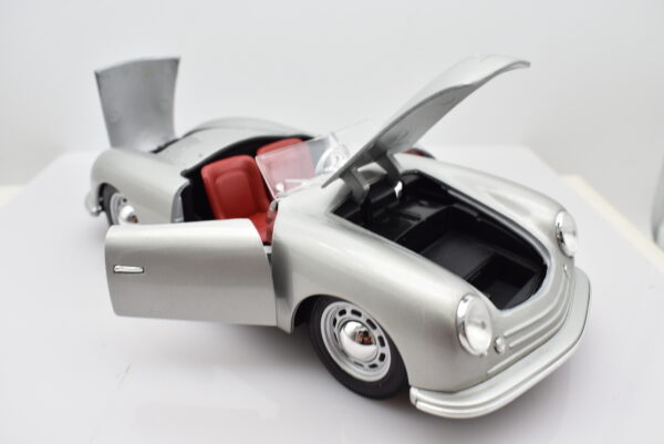 Modellino auto scala 1:18 PORSCHE 356 ROADSTER diecast modellismo da collezione - Image 4