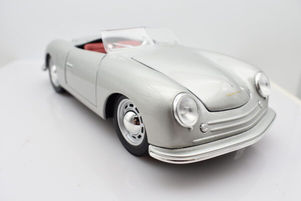 Modellino auto scala 1:18 PORSCHE 356 ROADSTER diecast modellismo da collezione - Image 7