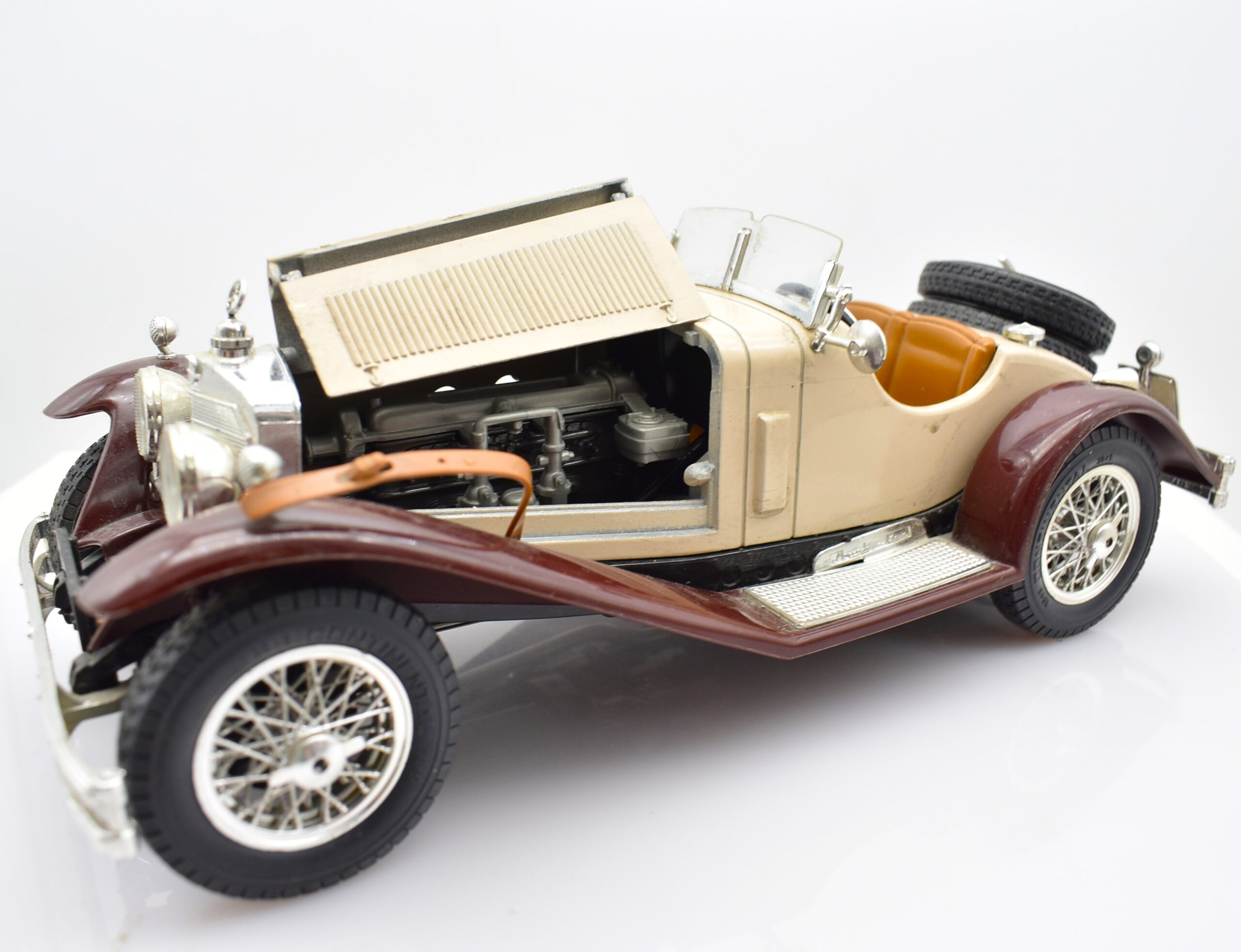 Modellino auto scala 1:18 MERCEDES BENZ SSK burago modellismo da collezione - Image 2