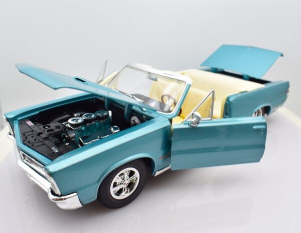 Modellino auto scala 1:18 PONTIAC GTO diecast modellismo da collezione