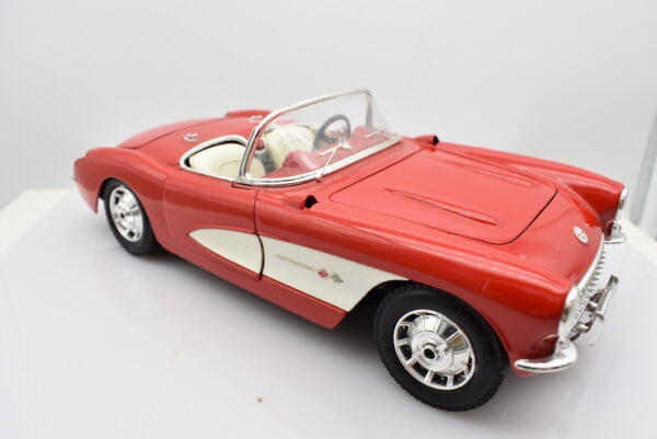 Modellino auto scala 1:18 CHEVROLET CORVETTE burago modellismo da collezione - Image 5