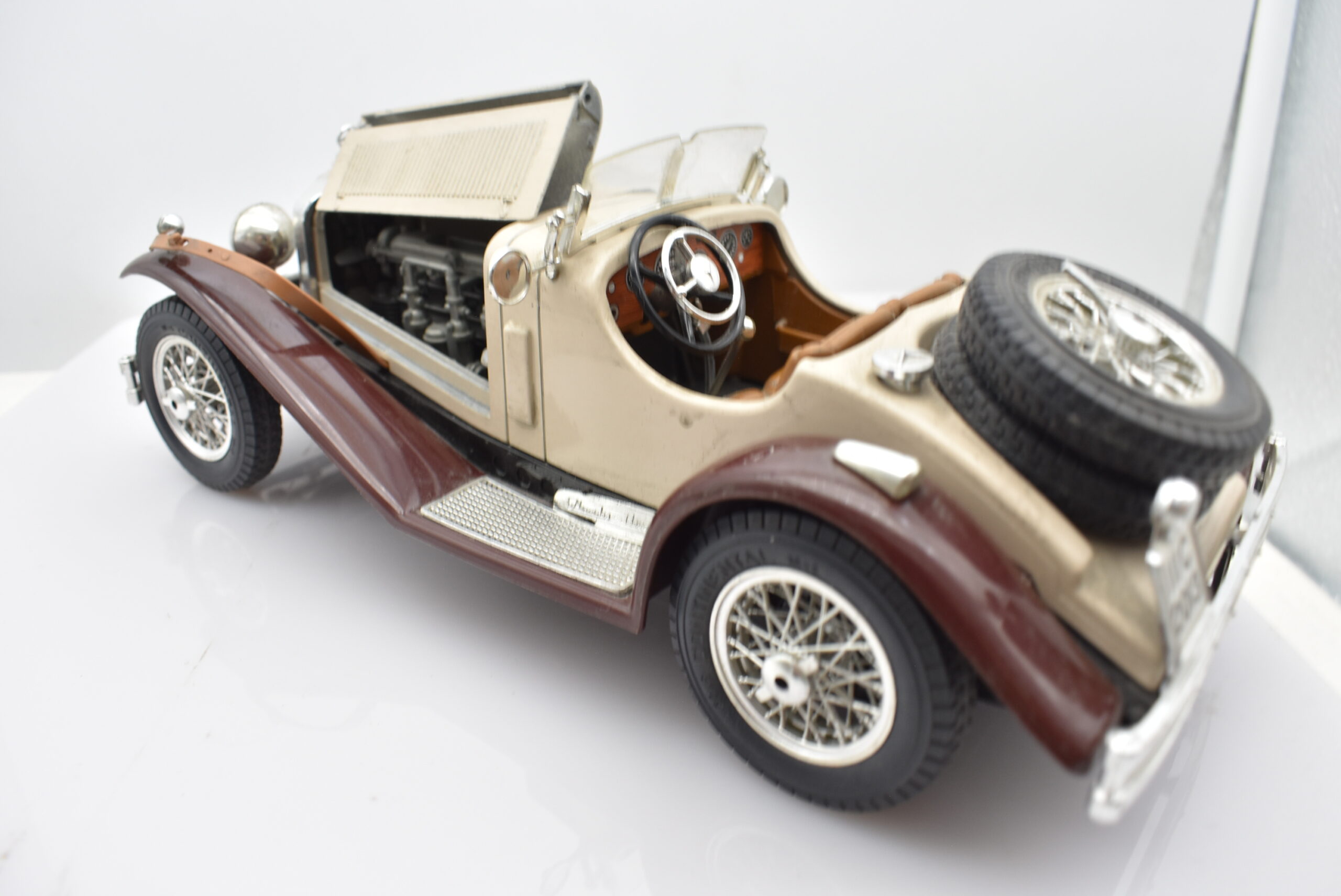 Modellino auto scala 1:18 MERCEDES BENZ SSK burago modellismo da collezione - Image 3