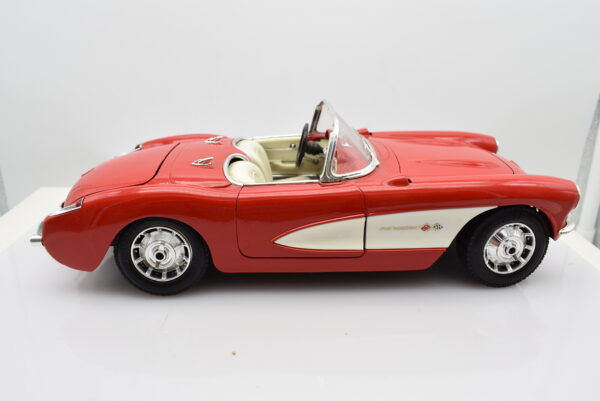 Modellino auto scala 1:18 CHEVROLET CORVETTE burago modellismo da collezione - Image 6
