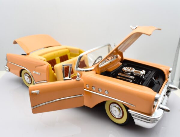 Modellino auto scala 1:18 BUICK CENTURY diecast modellismo da collezione