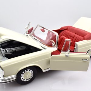 Modellino auto scala 1:18 MERCEDES BENZ 280 SE diecast modellismo da collezione