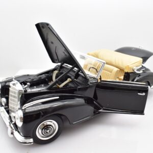 Modellino auto scala 1:18 MERCEDES BENZ 300 S diecast modellismo da collezione