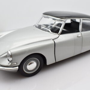 Modellino auto scala 1:18 CITROEN DS 19 diecast modellismo da collezione
