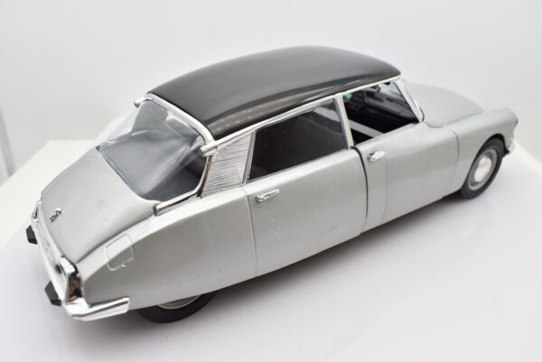 Modellino auto scala 1:18 CITROEN DS 19 diecast modellismo da collezione - Image 5