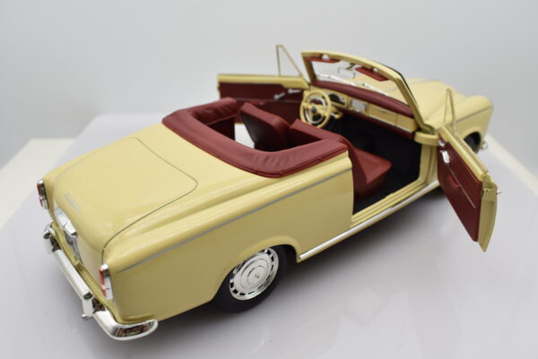 Modellino auto scala 1:18 PEUGEOT 403 CABRIOLET GRAND LUXE 8 CV diecast modellismo da collezione - Image 3