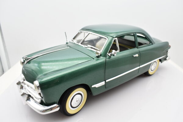 Modellino auto scala 1:18 FORD BERLINA 1949 diecast modellismo da collezione - Image 7