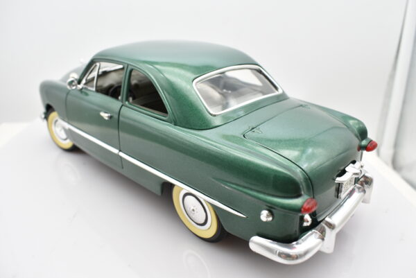 Modellino auto scala 1:18 FORD BERLINA 1949 diecast modellismo da collezione - Image 8