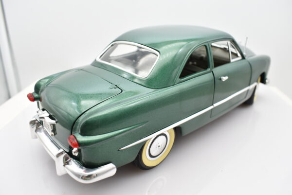 Modellino auto scala 1:18 FORD BERLINA 1949 diecast modellismo da collezione - Image 9