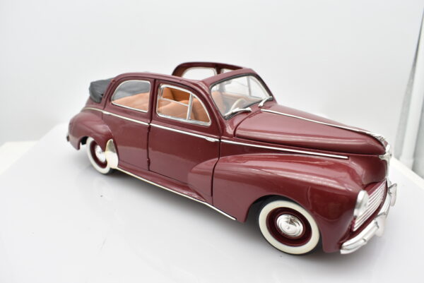 Modellino auto scala 1:18 PEUGEOT 203 diecast modellismo da collezione - Image 4