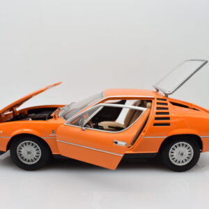Modellino auto ALFA ROMEO MONTREAL 1:24 diecast modellismo da collezione