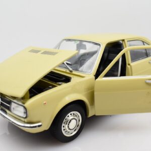 Modellino auto ALFA ROMEO ALFASUD scala 1:24 diecast modellismo collezione