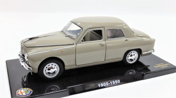 Modellino auto ALFA ROMEO 1900 scala 1:24 diecast modellismo da collezione - Image 2
