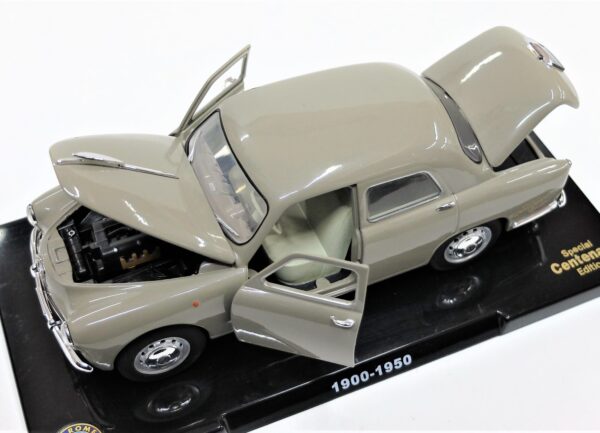 Modellino auto ALFA ROMEO 1900 scala 1:24 diecast modellismo da collezione