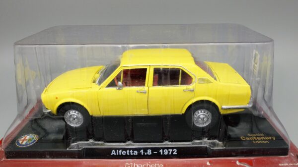 Modellino auto ALFA ROMEO ALFETTA 1.8 1:24 diecast modellismo da collezione - Image 6