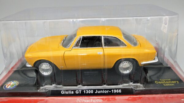 Modellino auto ALFA ROMEO ALFA GIULIA GT 1300 scala 1:24 diecast modellismo - Image 5