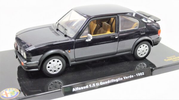Modellino auto ALFA ROMEO ALFASUD 1.5 TI QUADRIFOGLIO VERDE scala 1:24 diecast - Image 2