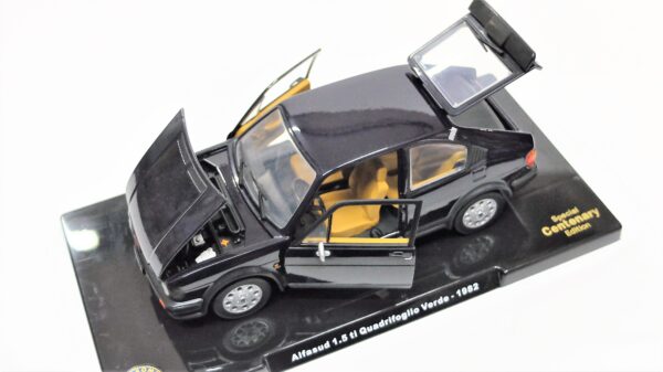 Modellino auto ALFA ROMEO ALFASUD 1.5 TI QUADRIFOGLIO VERDE scala 1:24 diecast