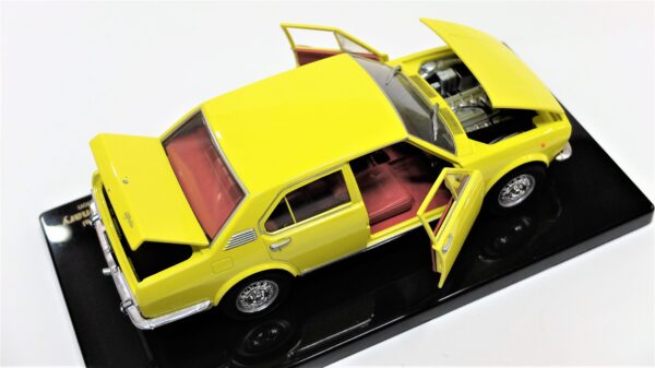 Modellino auto ALFA ROMEO ALFETTA 1.8 1:24 diecast modellismo da collezione - Image 5