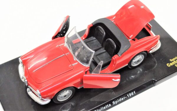 Modellino auto ALFA ROMEO GIULIETTA SPIDER scala 1:24 diecast modellismo da collezione