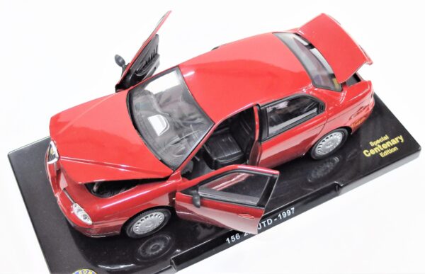 Modellino auto ALFA ROMEO 156 2.4 JTD scala 1:24 diecast modellismo da collezione