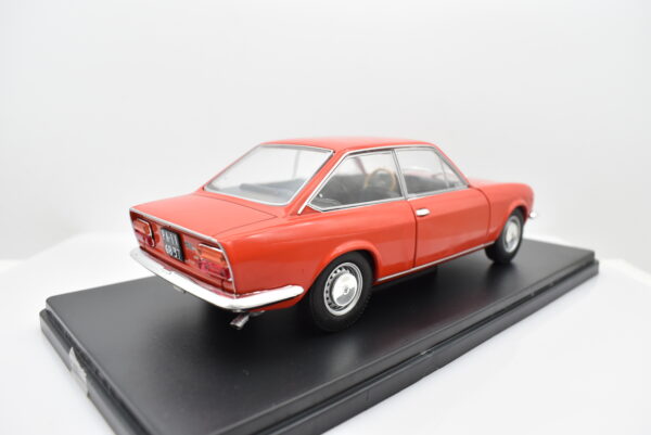 Modellino auto fiat 124 sport scala 1:24 diecast modellismo da collezione - Image 6