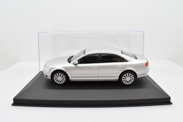 Modellino auto scala 1:43 AUDI A8 diecast modellismo da collezione - Image 2