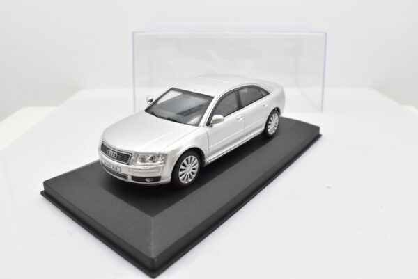 Modellino auto scala 1:43 AUDI A8 diecast modellismo da collezione - Image 3