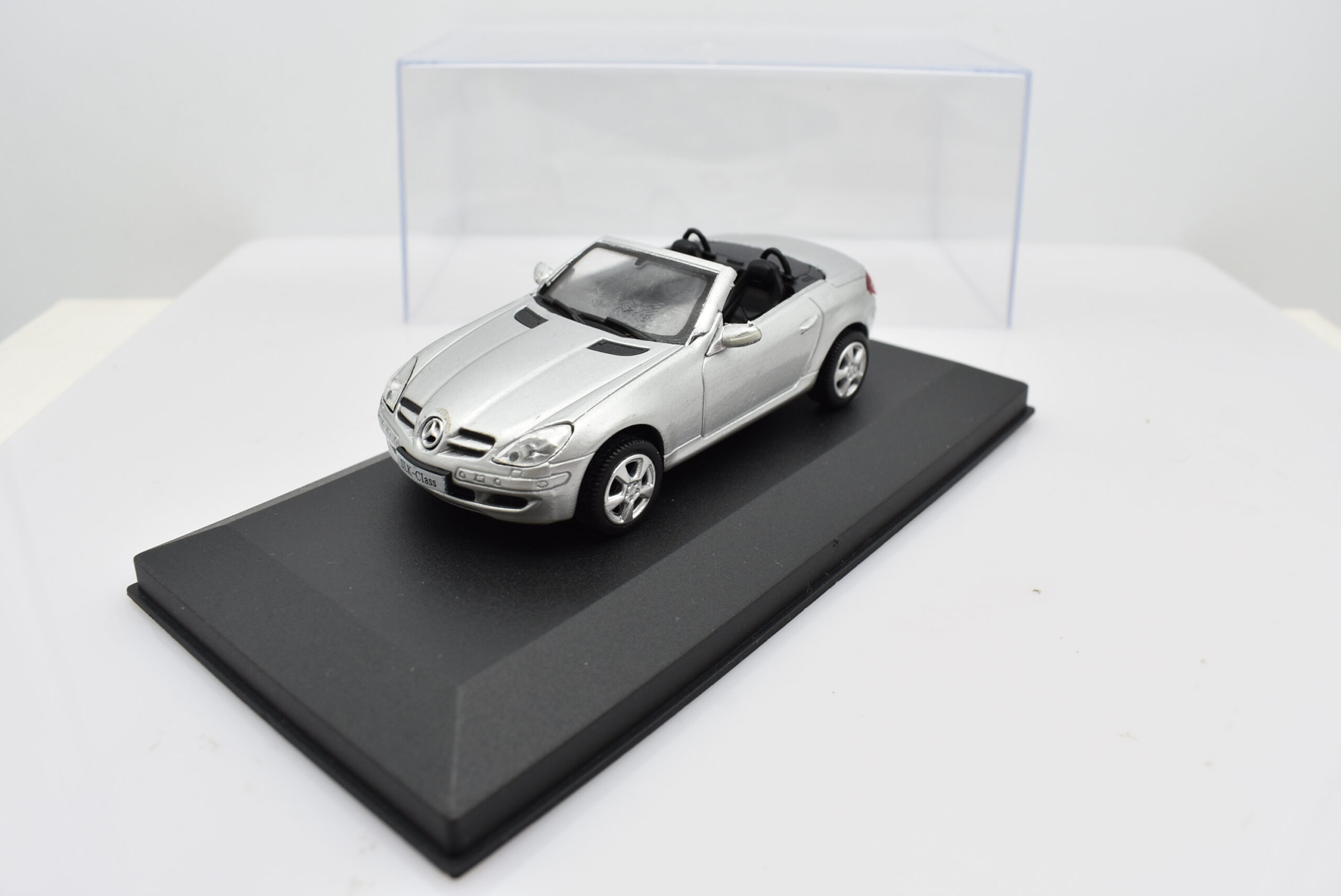 Modellino auto scala 1:43 MERCEDES BENZ SLK 350 diecast modellismo da collezione - Image 3