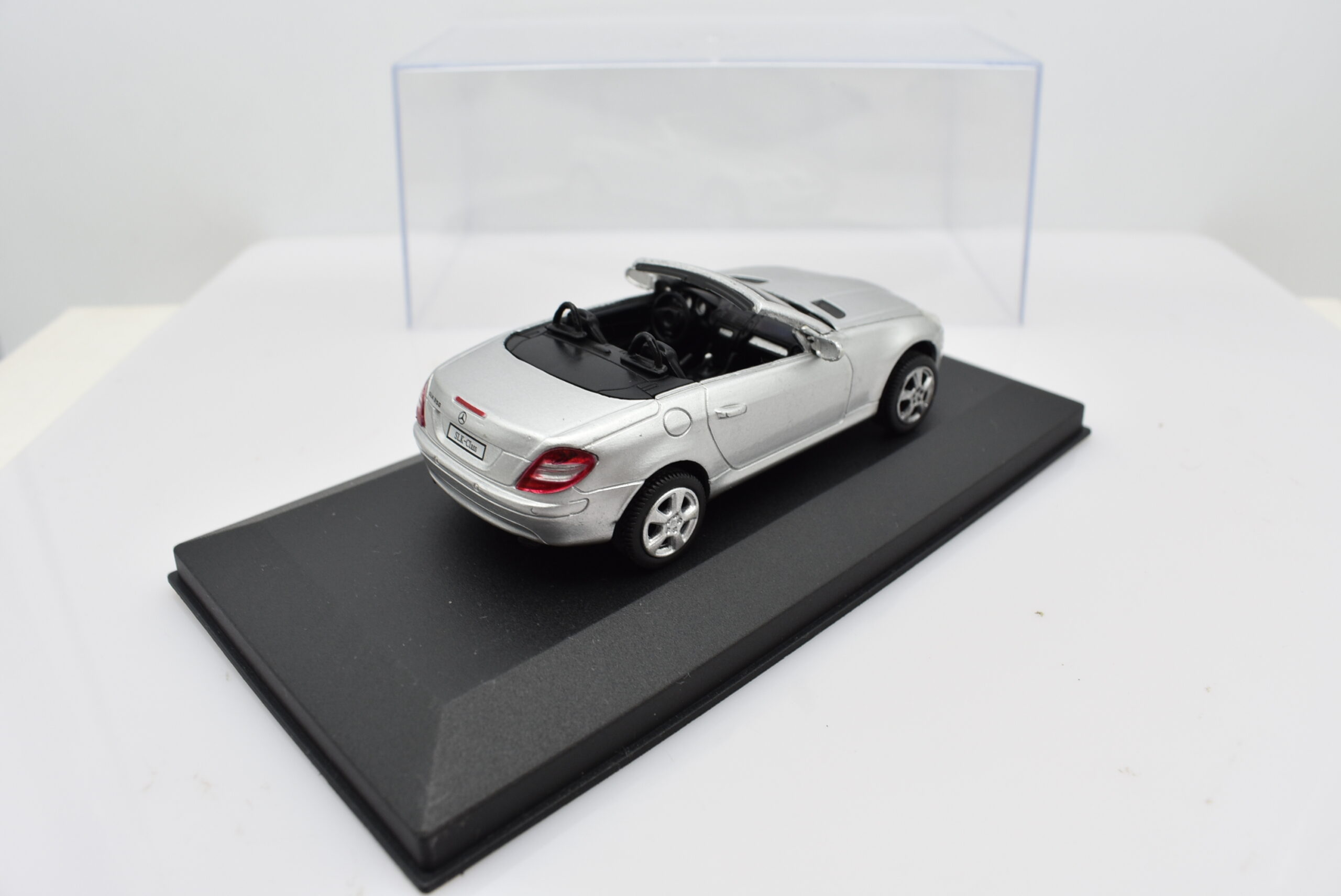 Modellino auto scala 1:43 MERCEDES BENZ SLK 350 diecast modellismo da collezione - Image 6