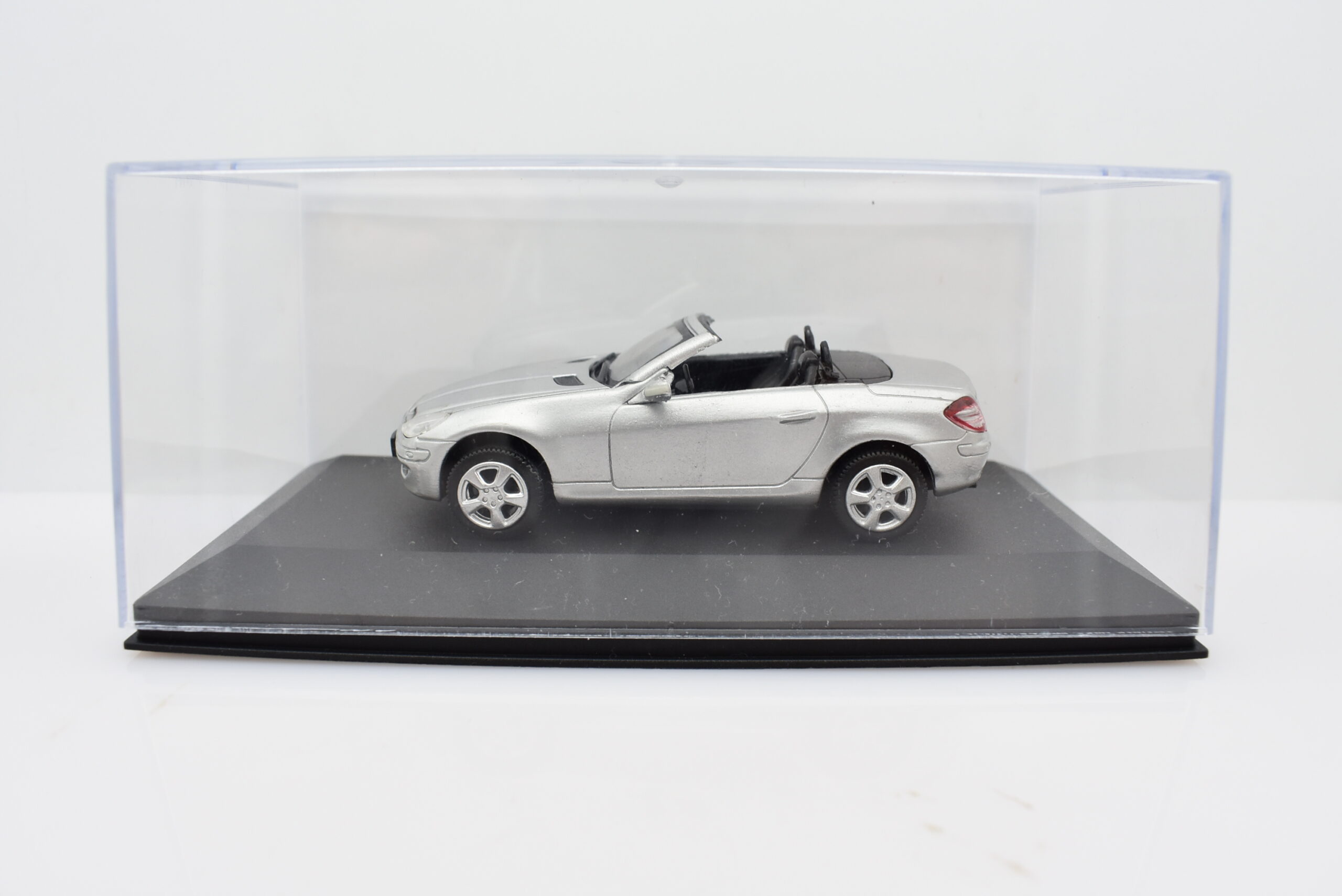 Modellino auto scala 1:43 MERCEDES BENZ SLK 350 diecast modellismo da collezione - Image 7
