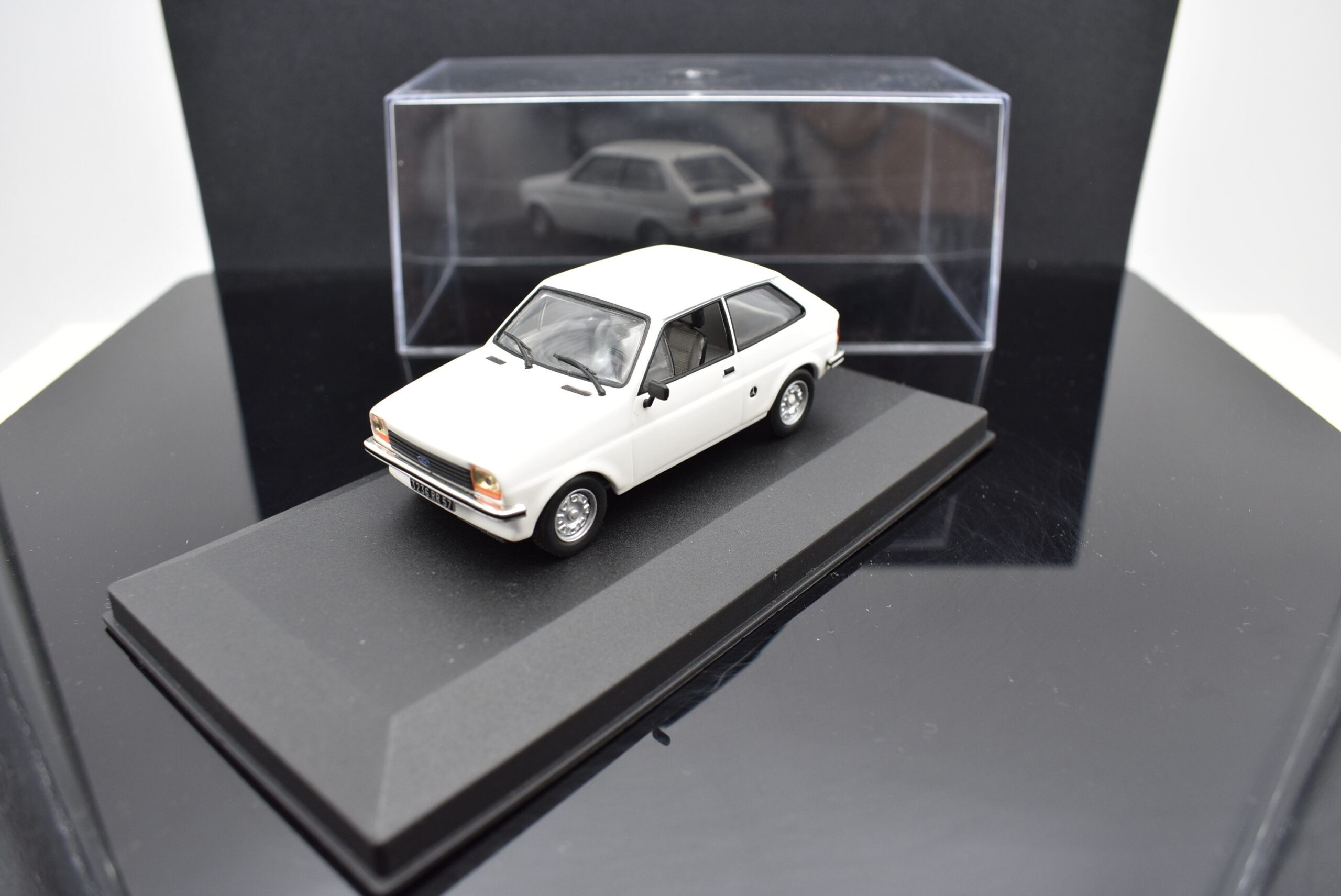 Modellino auto scala 1:43 FORD FIESTA diecast modellismo da collezione - Image 2