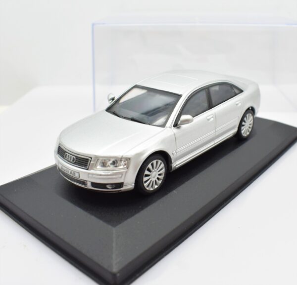 Modellino auto scala 1:43 AUDI A8 diecast modellismo da collezione
