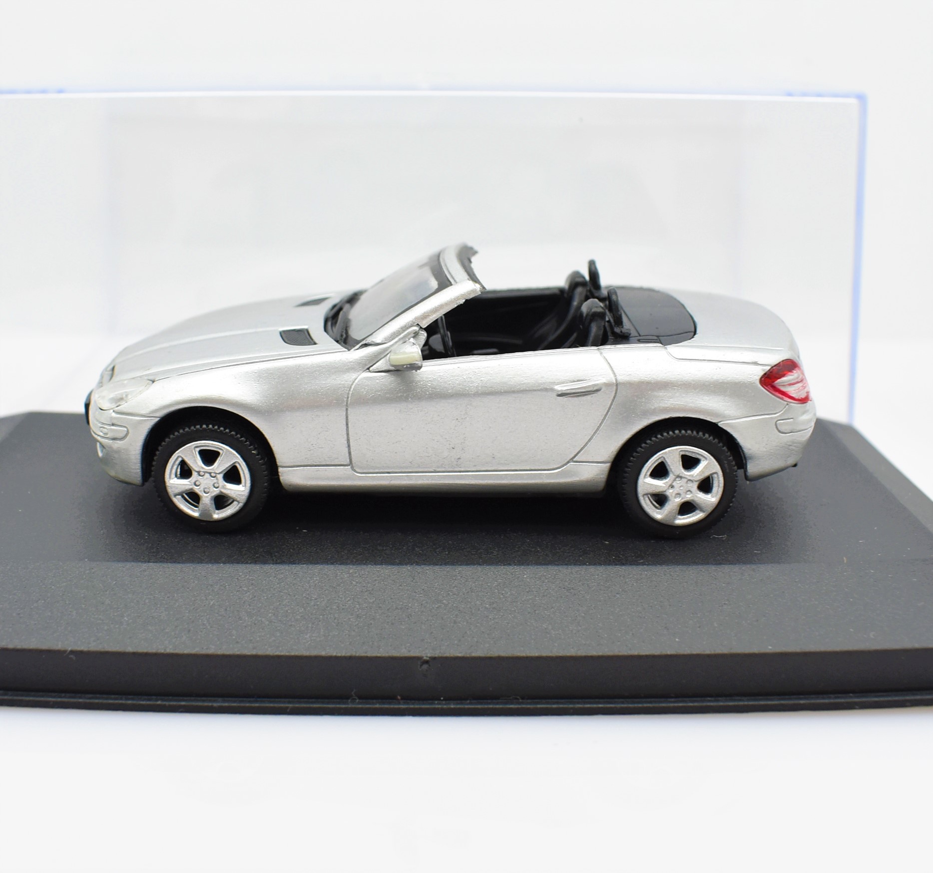 Modellino auto scala 1:43 MERCEDES BENZ SLK 350 diecast modellismo da collezione