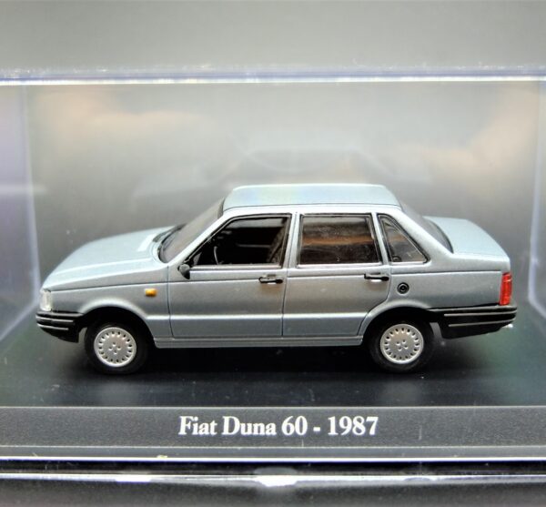 Modellino auto scala 1:43 FIAT DUNA 60 diecast collezione da edicola