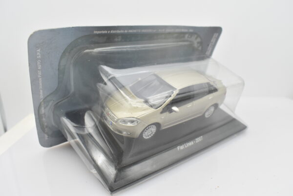 Modellino auto scala 1:43 FIAT LINEA diecast collezione da edicola - Image 4