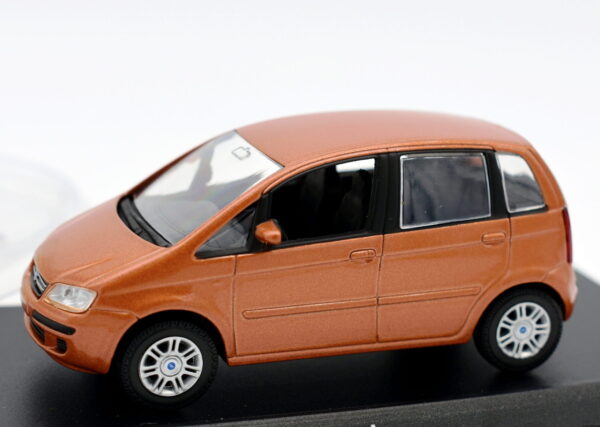 Modellino auto scala 1:43 FIAT IDEA diecast collezione da edicola