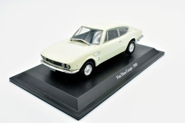 Modellino auto scala 1:43 FIAT DINO COUPE diecast collezione da edicola - Image 4