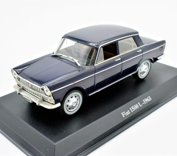 Modellino auto scala 1:43 FIAT 1500 L diecast collezione da edicola
