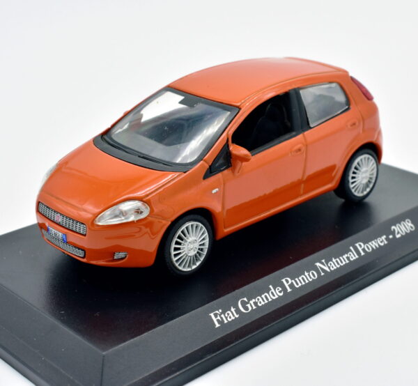 Modellino auto scala 1:43 FIAT GRANDE PUNTO NATURAL POWER diecast collezione da edicola