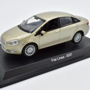 Modellino auto scala 1:43 FIAT LINEA diecast collezione da edicola