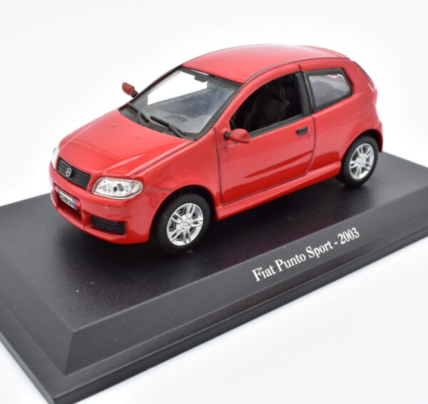 Modellino auto scala 1:43 FIAT PUNTO SPORT diecast collezione da edicola